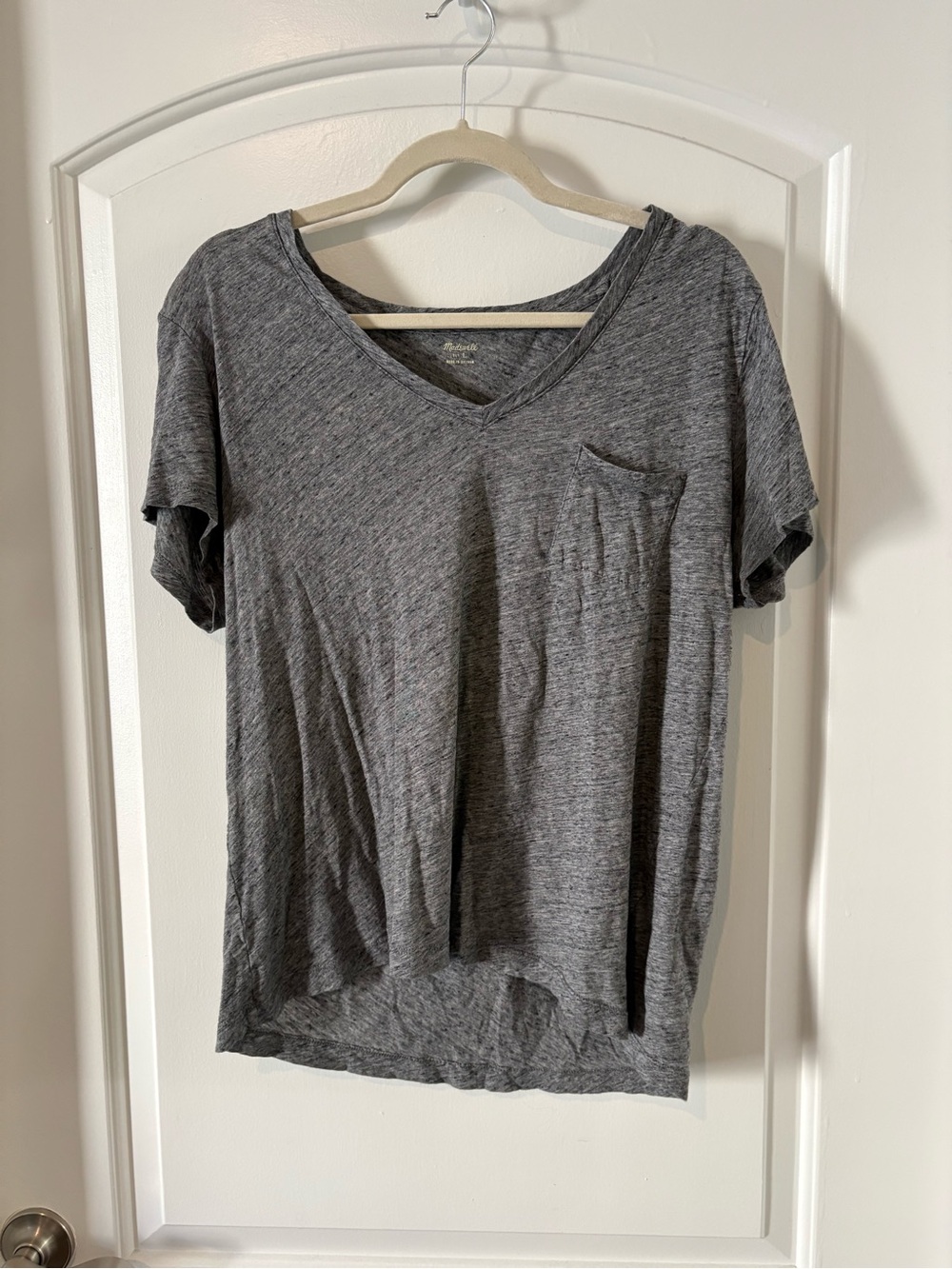 Madewell Women's Gray V-Neck Pocket Tee